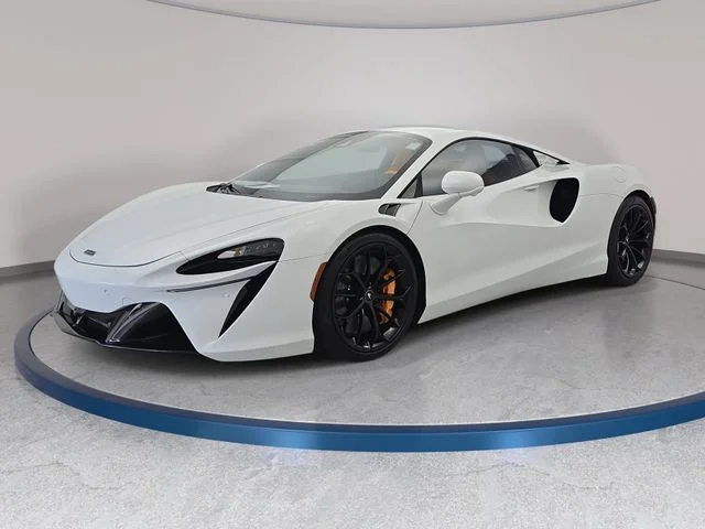 Used 2023  McLaren TechLux image 1