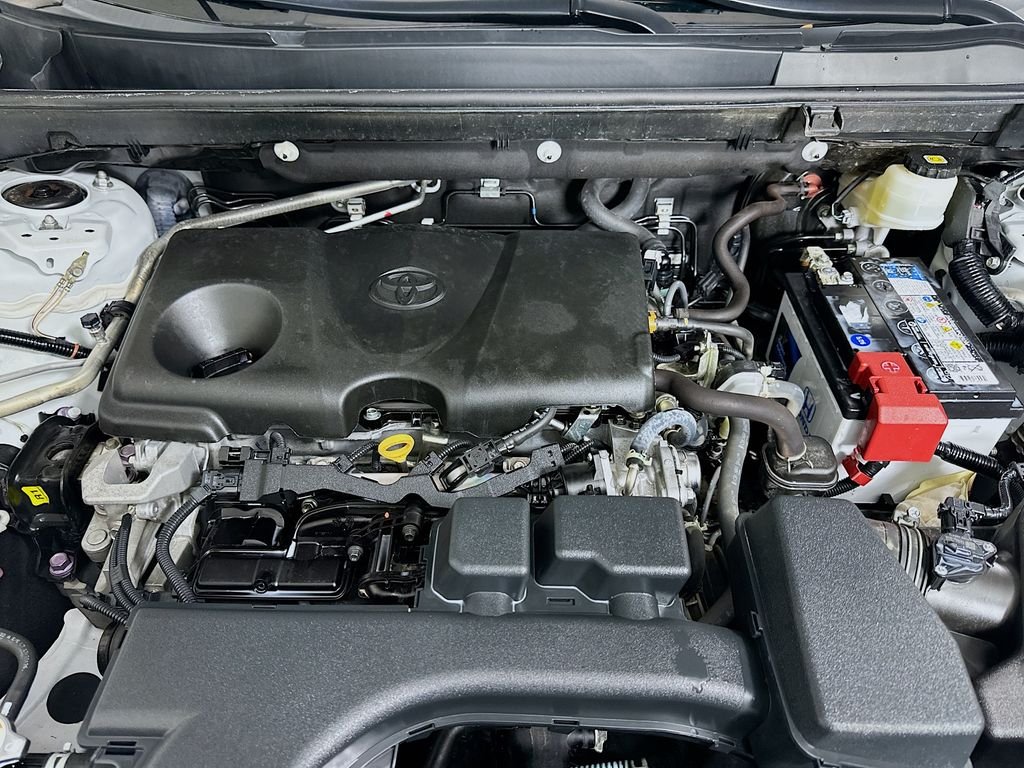 Used 2023 Ice Toyota LE image 30
