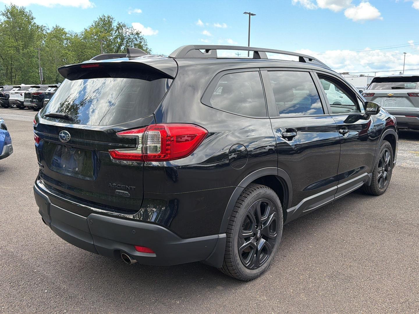 Used 2023 Crystal Black Silica Subaru Onyx Edition image 8