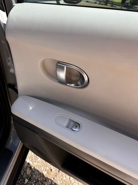Used 2023 Cyber Gray Hyundai SE image 17