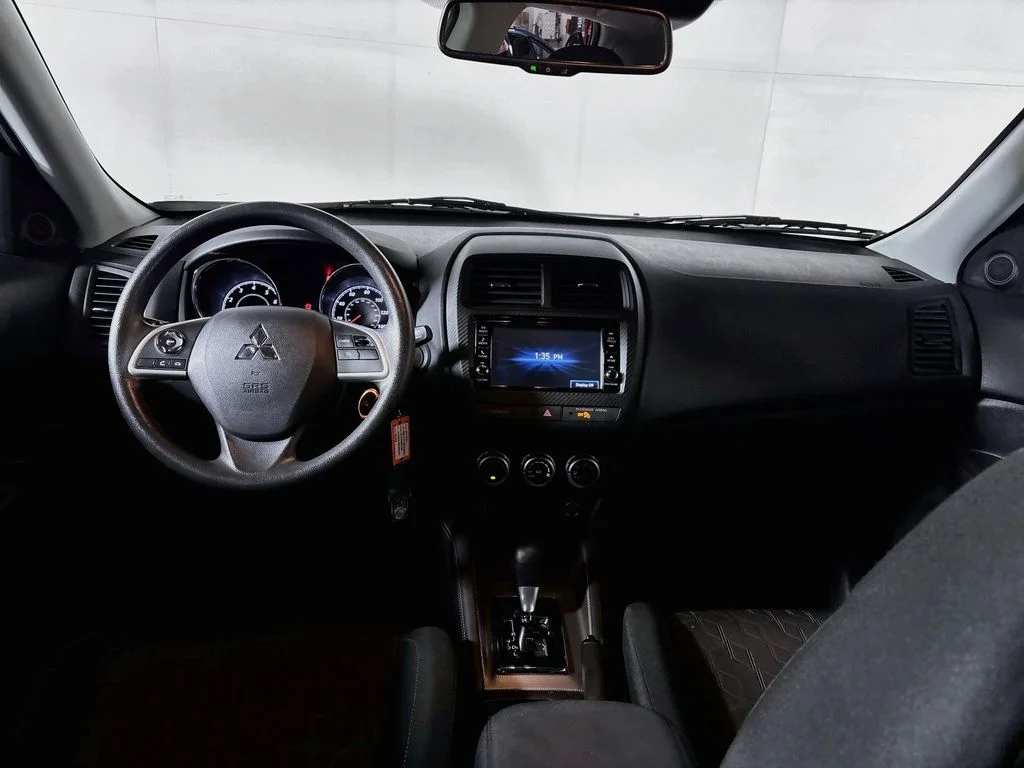 Used 2025 Silver Mitsubishi 2.0 ES image 12