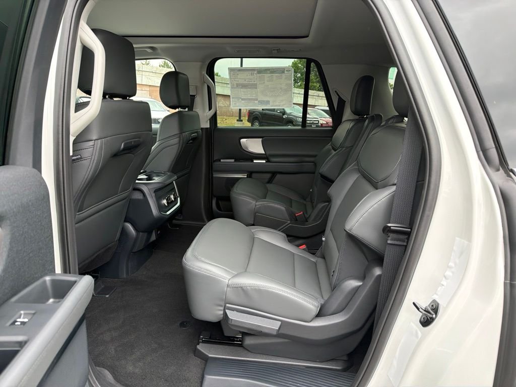 New 2026 Star White Metallic Tri-Coat Ford MAX Active image 23
