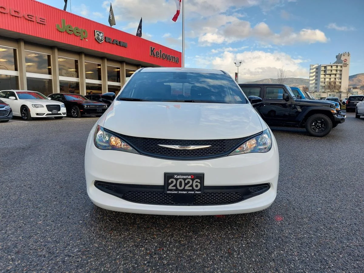 New 2026 White Chrysler SXT 2WD image 2