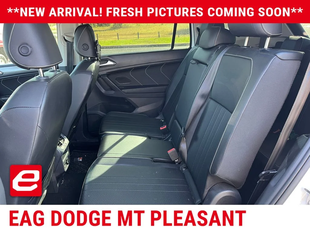 Used 2024  Volkswagen 2.0T SE image 10