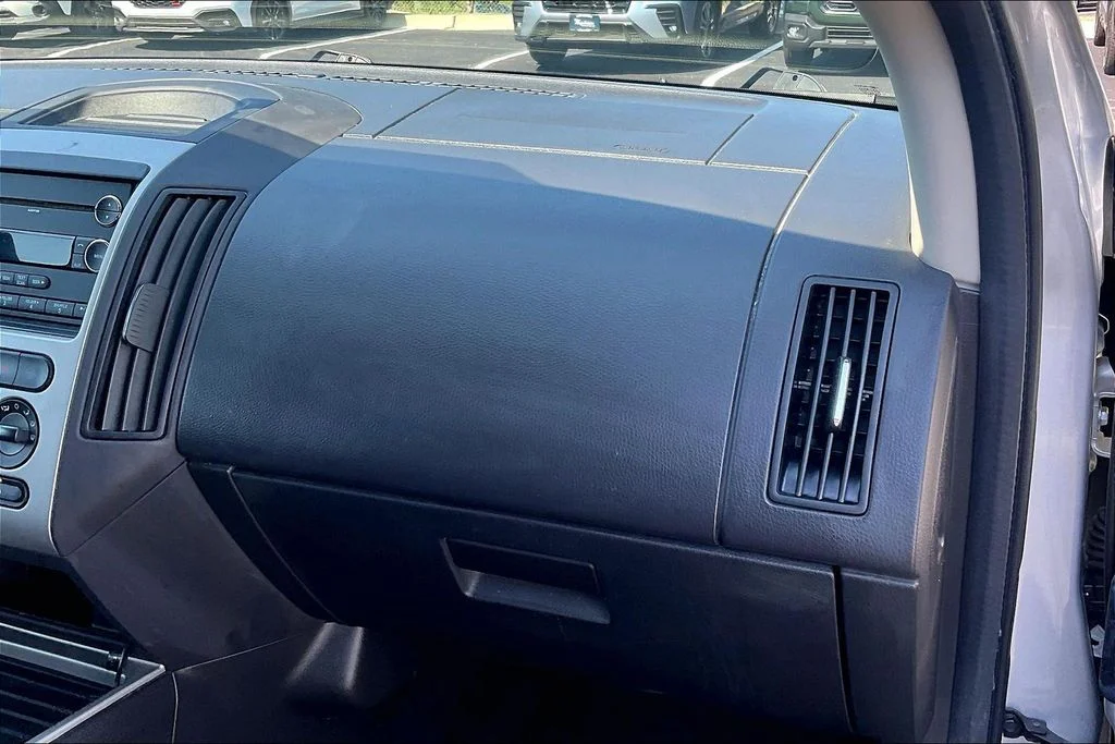 Used 2010  Ford SE image 14