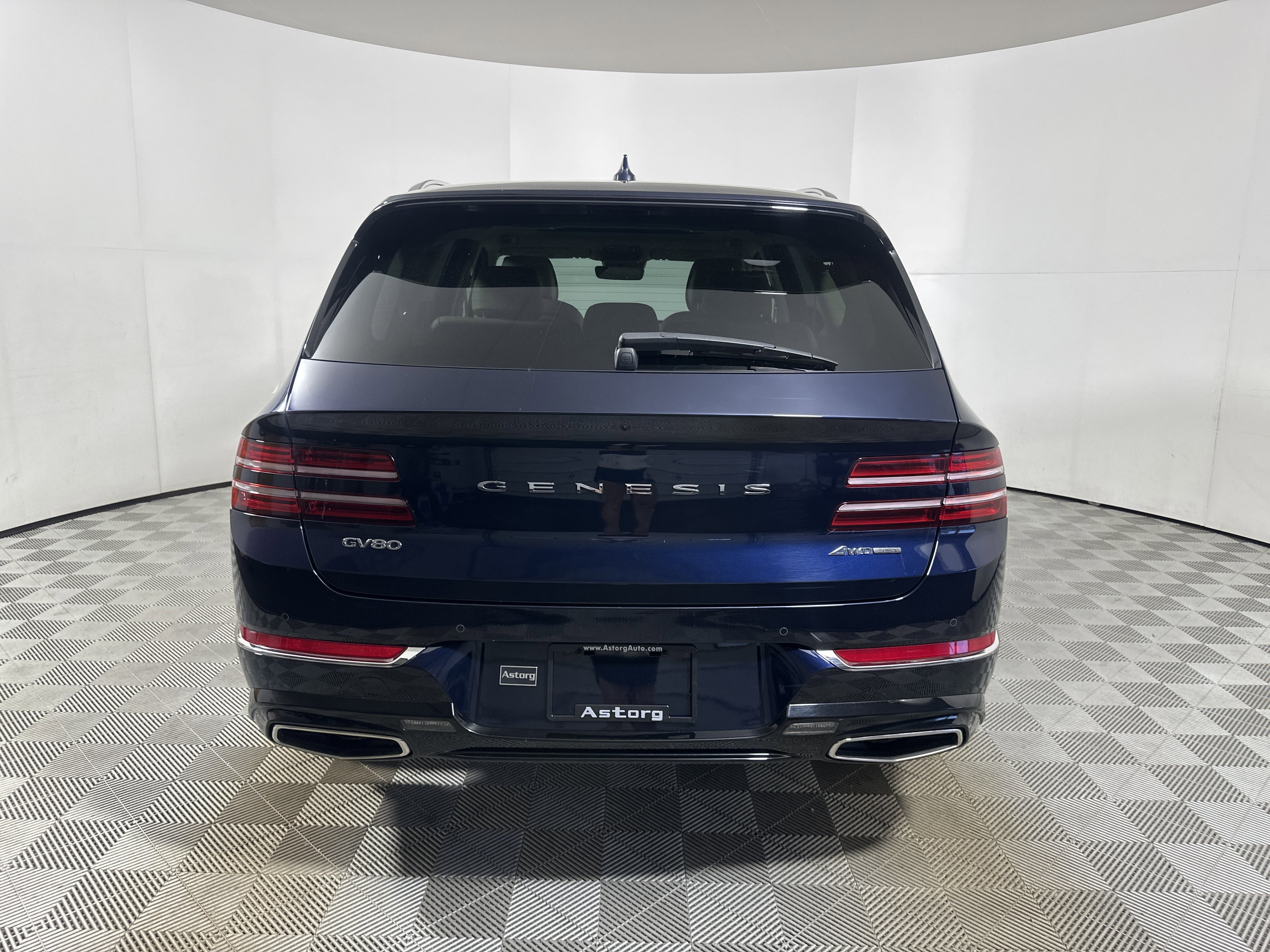 Used 2024 Capri Blue Genesis  image 6