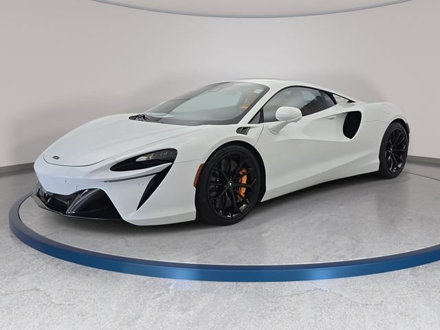 Used 2023 White McLaren TechLux image 1