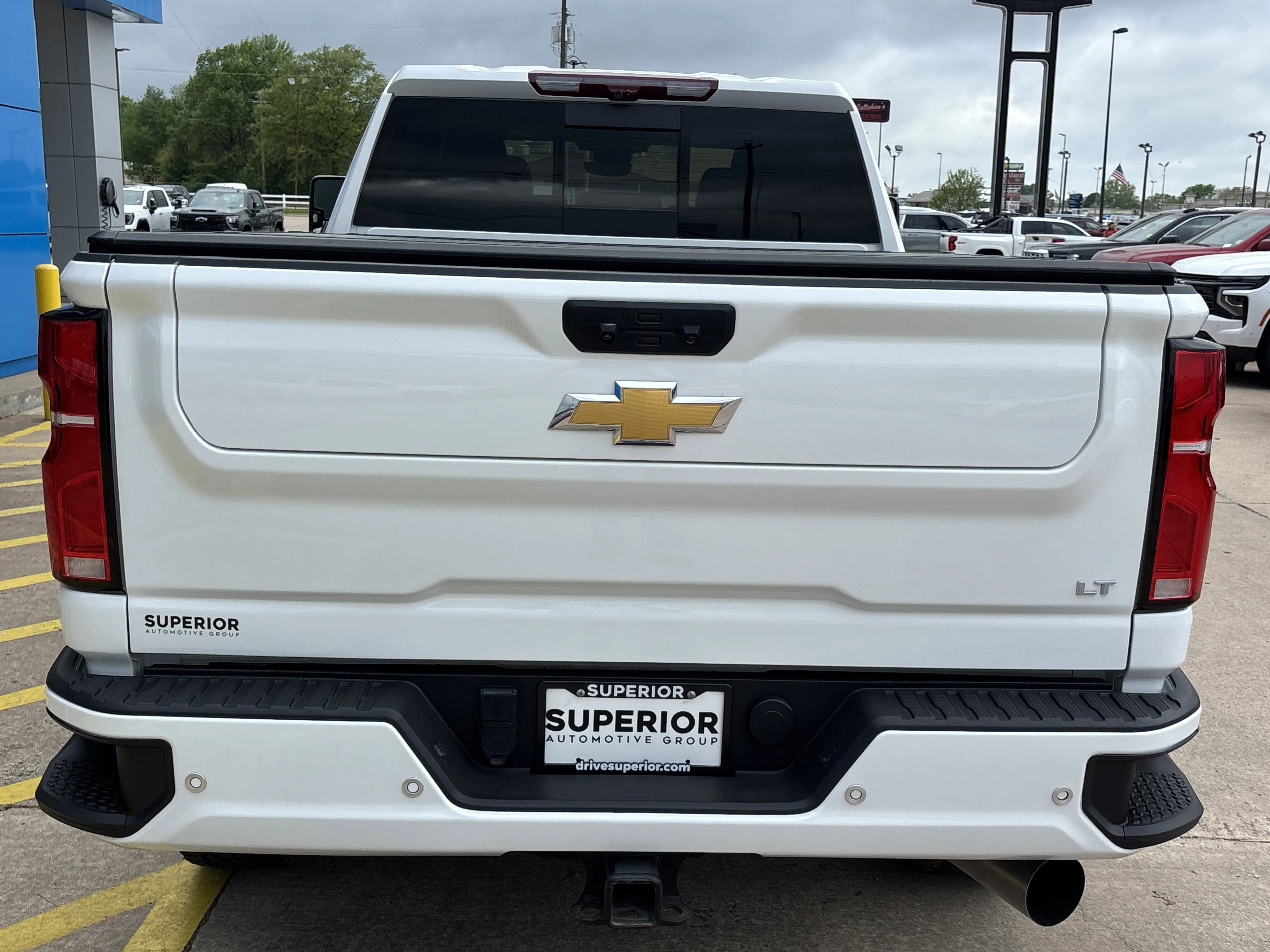 Used 2025 Summit White Chevrolet LT 4WD image 4