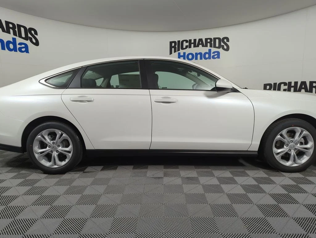 New 2026 Platinum White Pearl Honda LX image 6