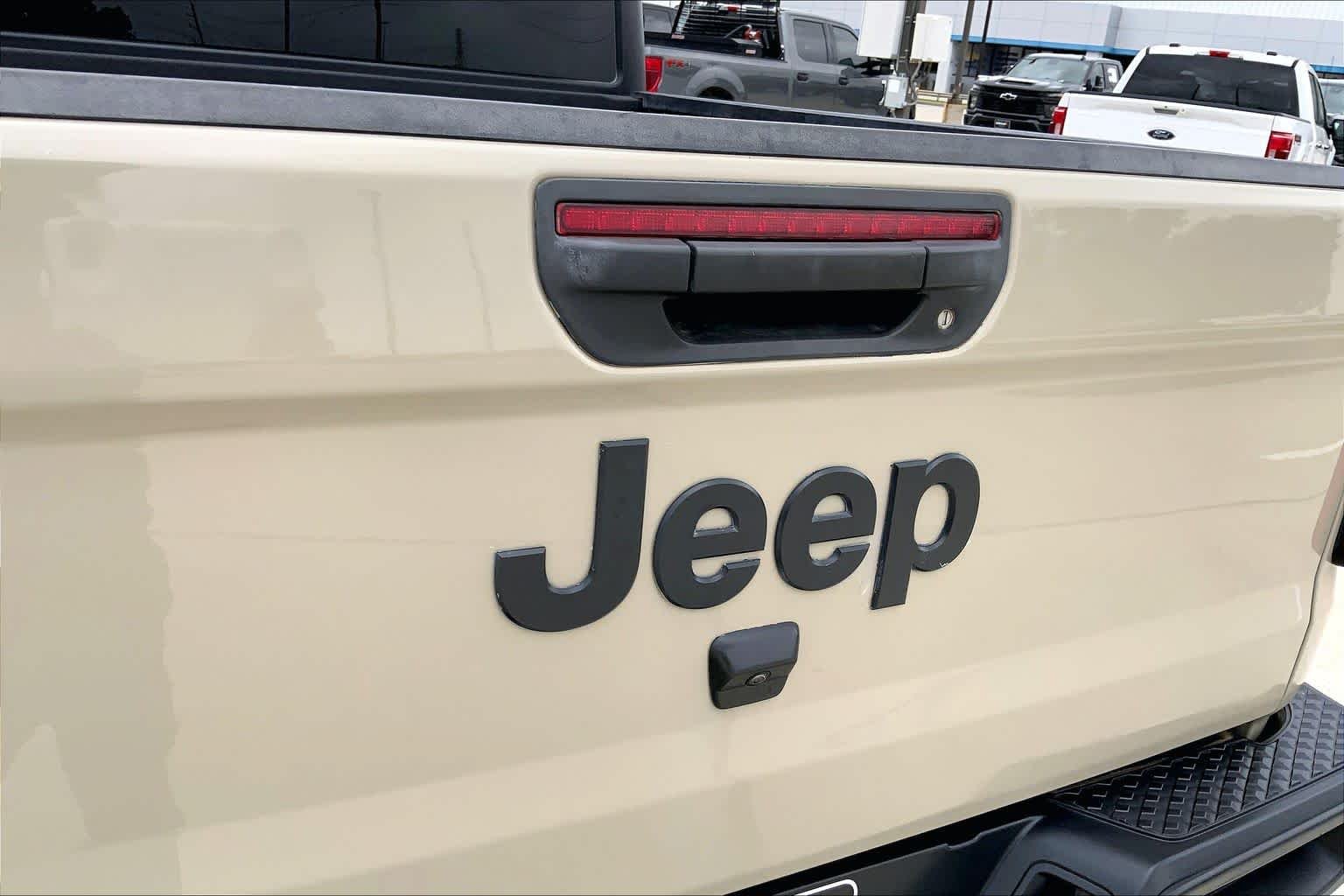 Used 2022 Hydro Blue Pearlcoat Jeep Altitude image 30