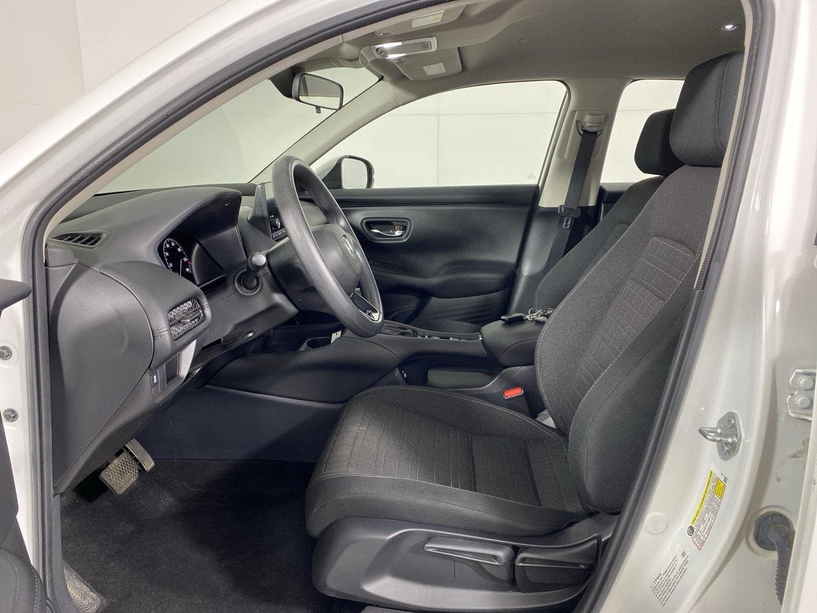 Used 2023 Platinum White Pearl Honda LX image 12