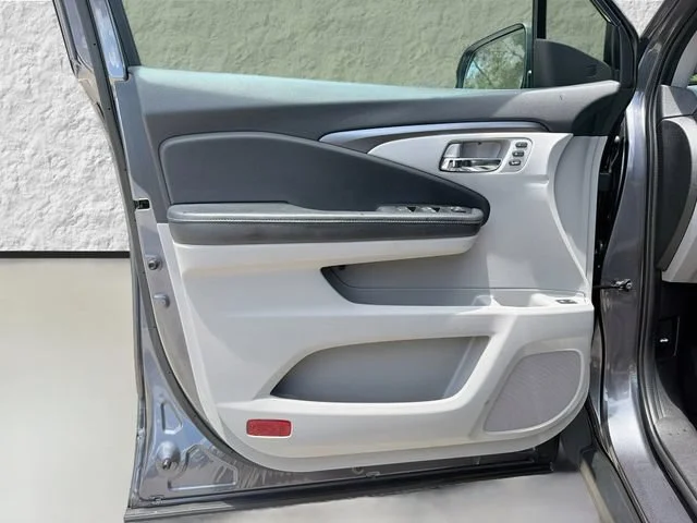 Used 2019 Gray Honda EX-L image 22