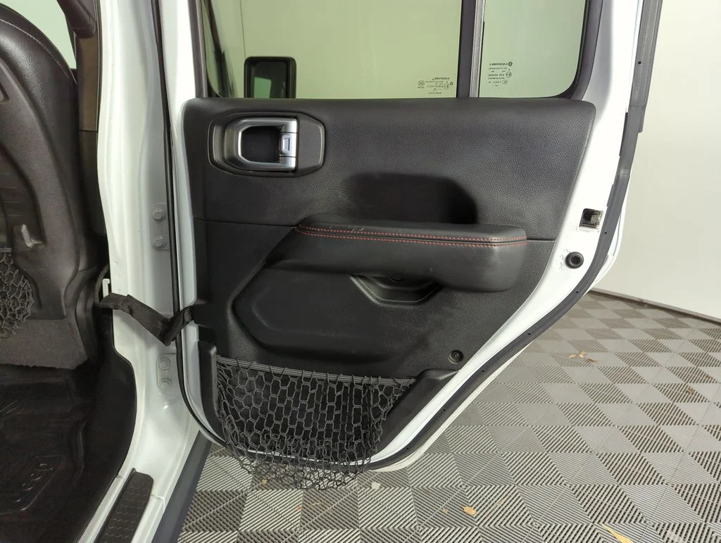 Used 2019 White Jeep Unlimited Rubicon image 28