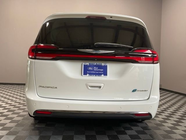 Certified Used 2021 Bright White Clearcoat Chrysler Touring image 10