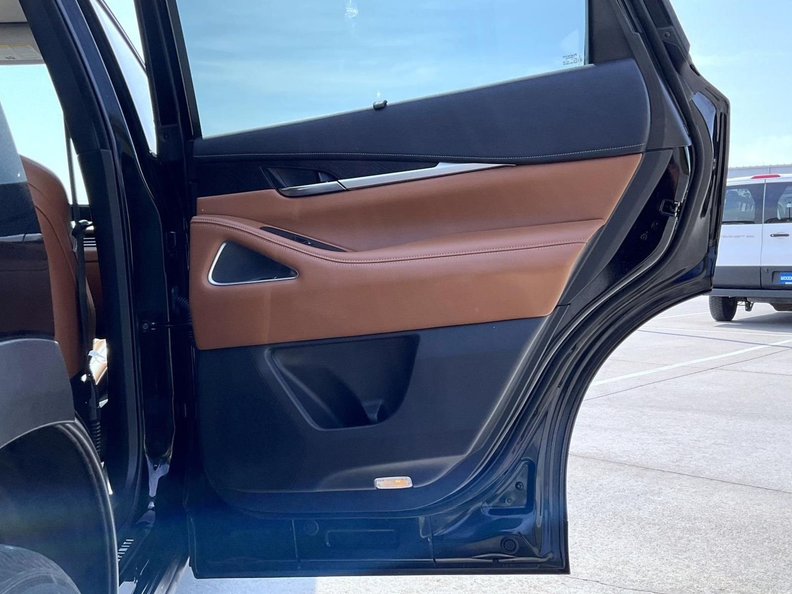 Used 2023 Black INFINITI Sensory image 18