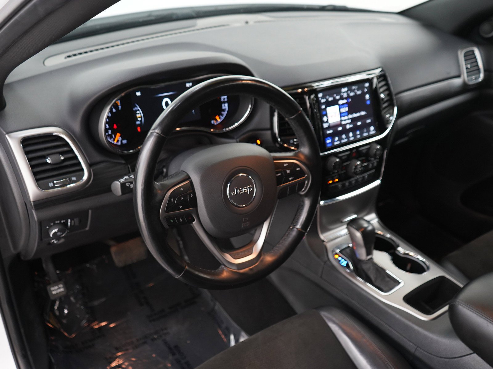 Used 2020 Bright White Clearcoat Jeep Altitude image 21