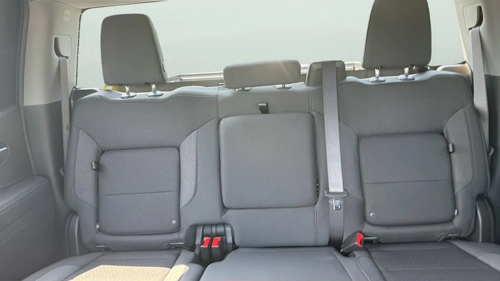 New 2026 Sterling Metallic GMC Elevation image 16