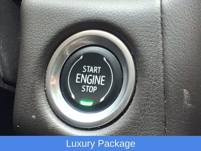 Used 2021 Summit White Chevrolet Z71 image 9