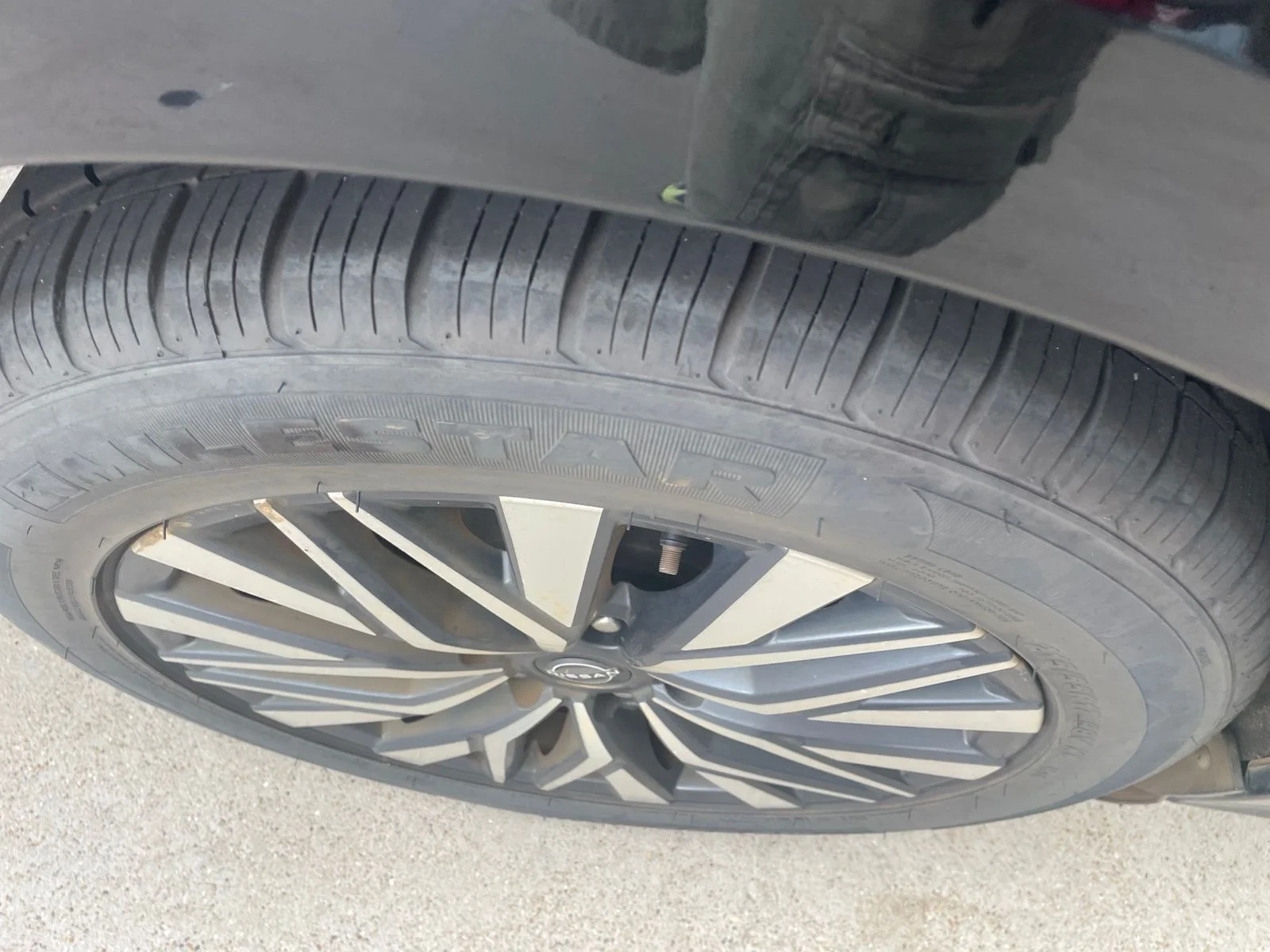 Used 2023 Black Nissan 2.5 SV image 8