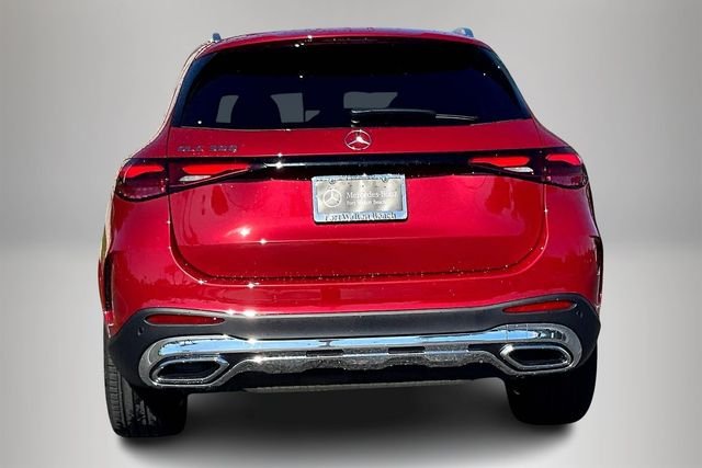 New 2026 MANUFAKTUR Patagonia Red Metallic Mercedes-Benz GLC 300 image 3