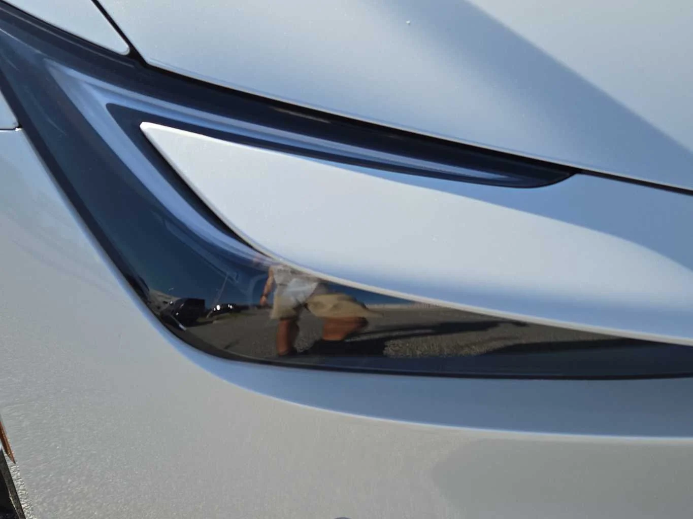 New 2027 Wind Chill Pearl Toyota XLE image 14