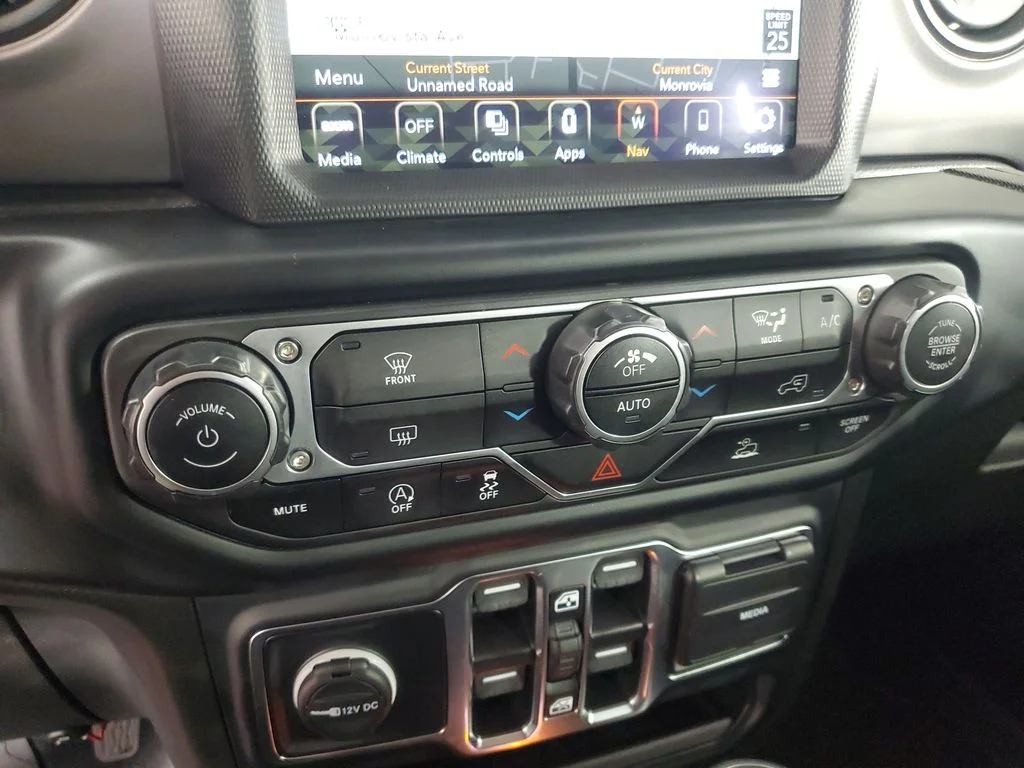 Used 2023 Red Jeep Sport S image 19