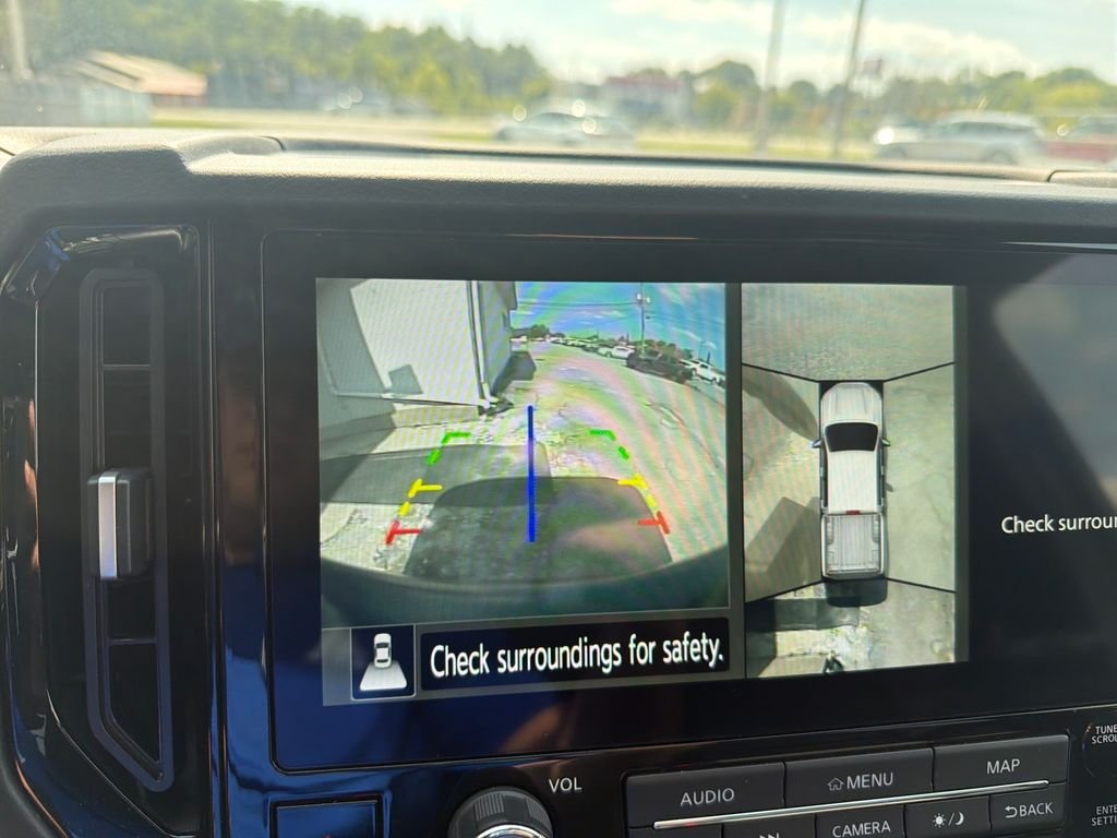 Used 2025 White Nissan PRO-4X image 23