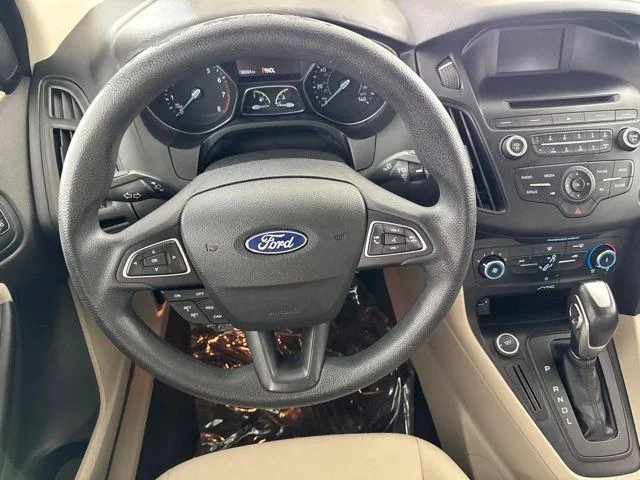 Used 2016  Ford SE image 28