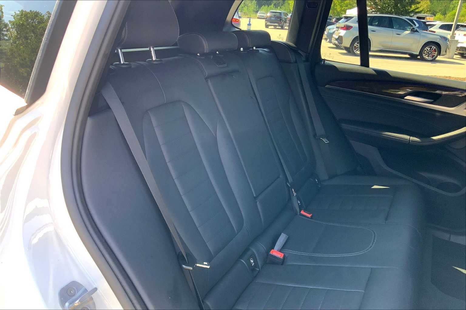 Used 2020 Mineral White Metallic BMW xDrive30i image 19