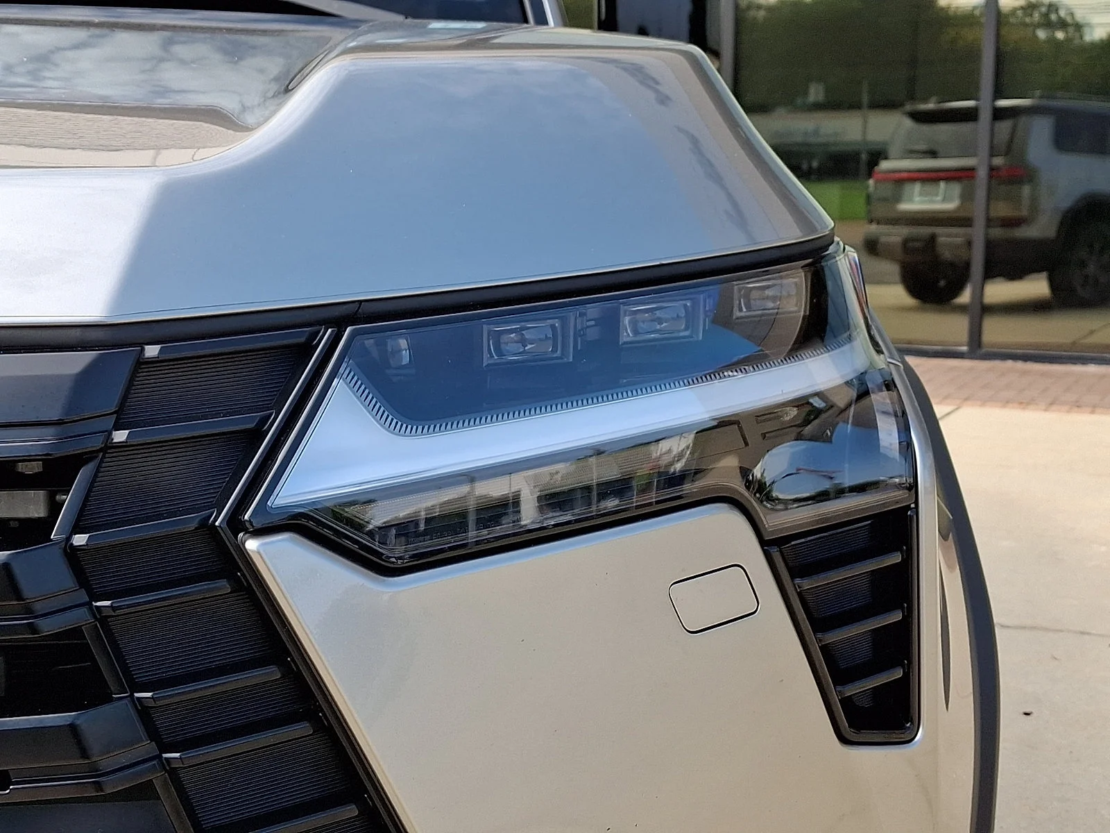 Used 2024 ATOMIC SILVER (1J7) / BLA Lexus  image 9