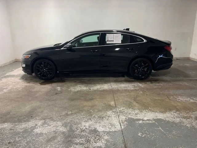 Used 2023 Mosaic Black Metallic Chevrolet LT image 5