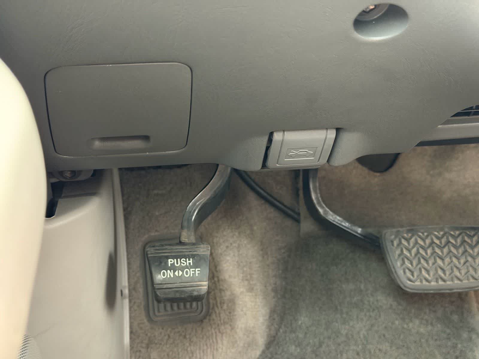Used 2005 Phantom Gray Pearl Toyota SR5 image 18