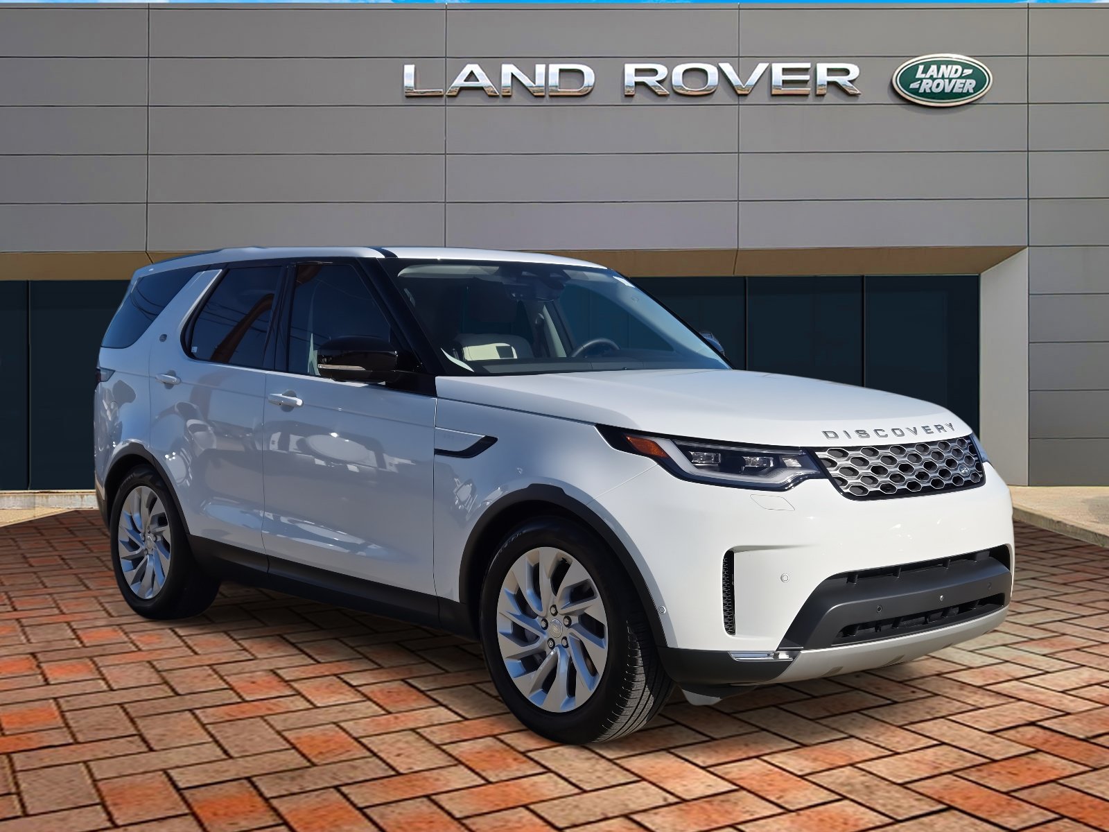 Used 2025 Fuji White Land Rover S image 3