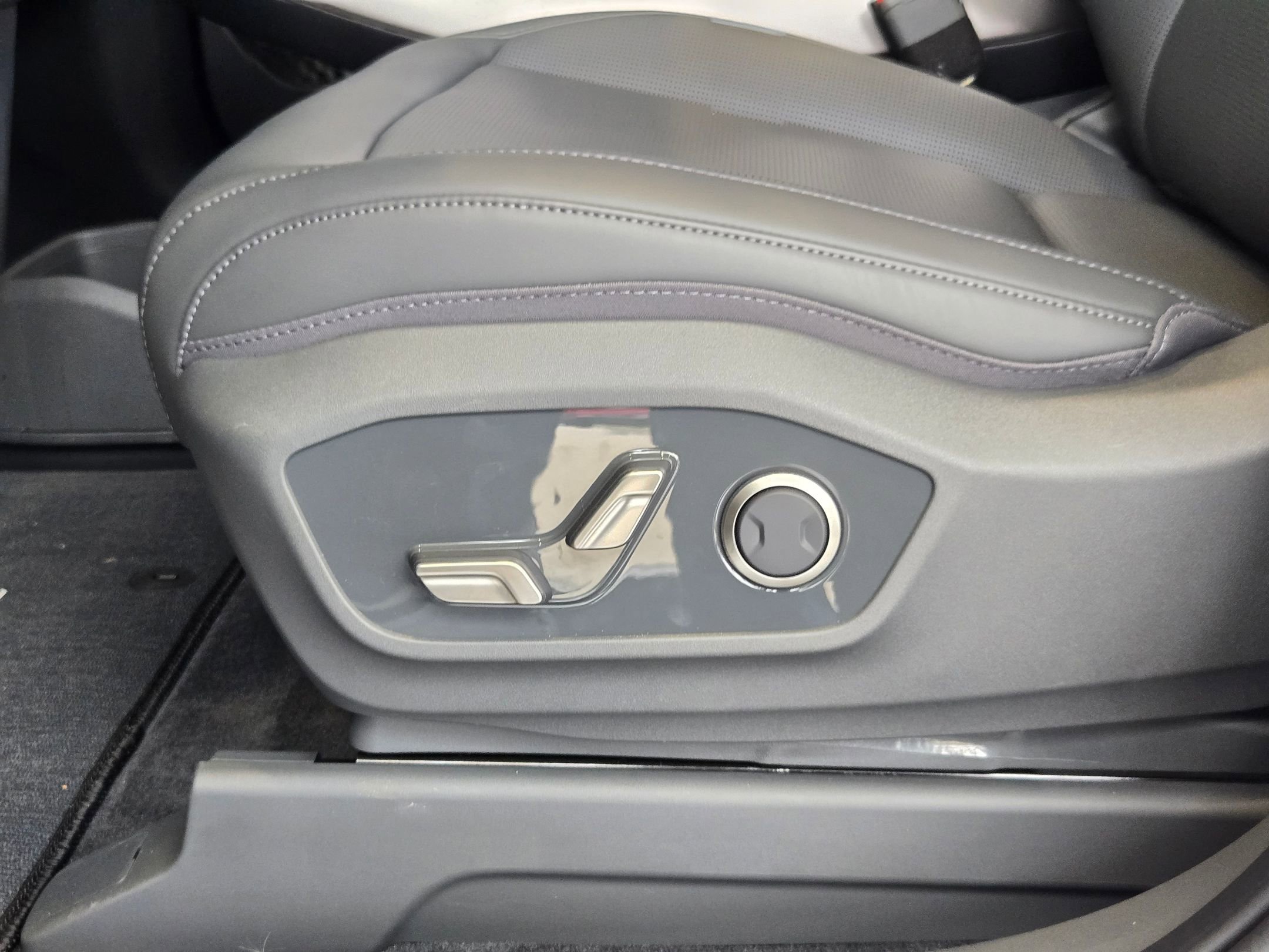 2026 Kia EV9 Light L/R - Photo 22