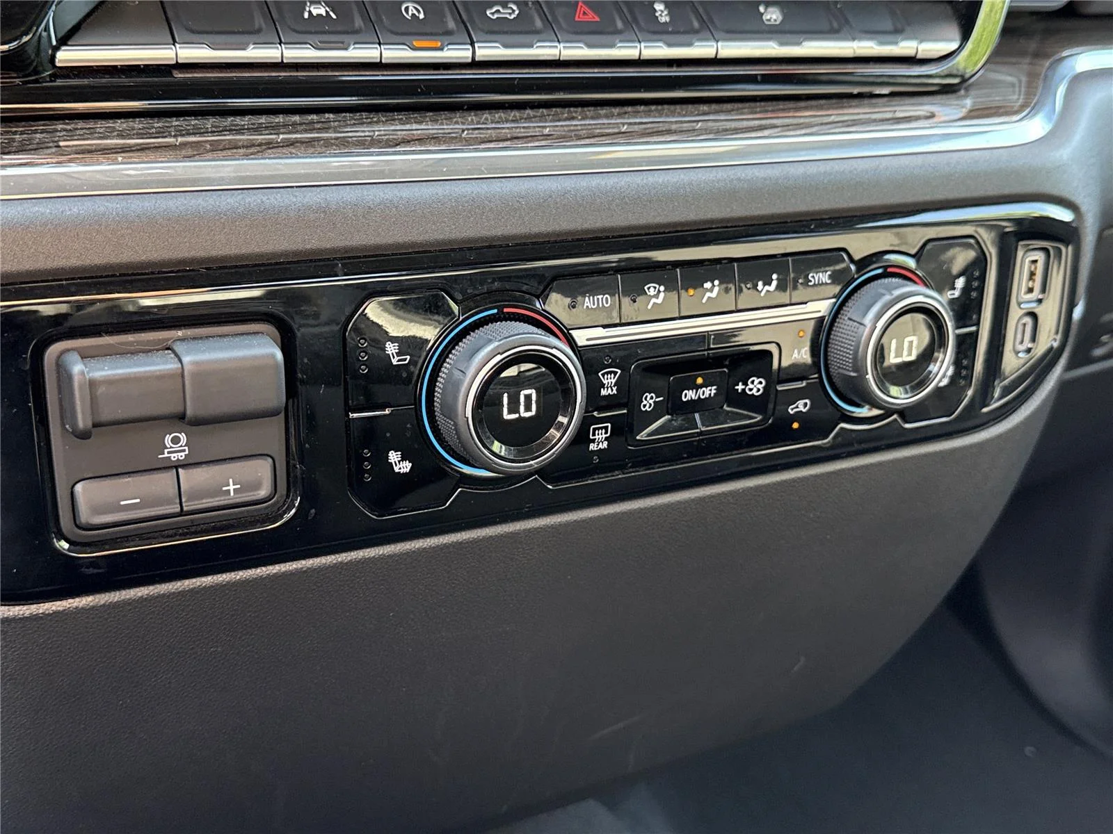 Used 2025 Cypress Gray Chevrolet LT image 28
