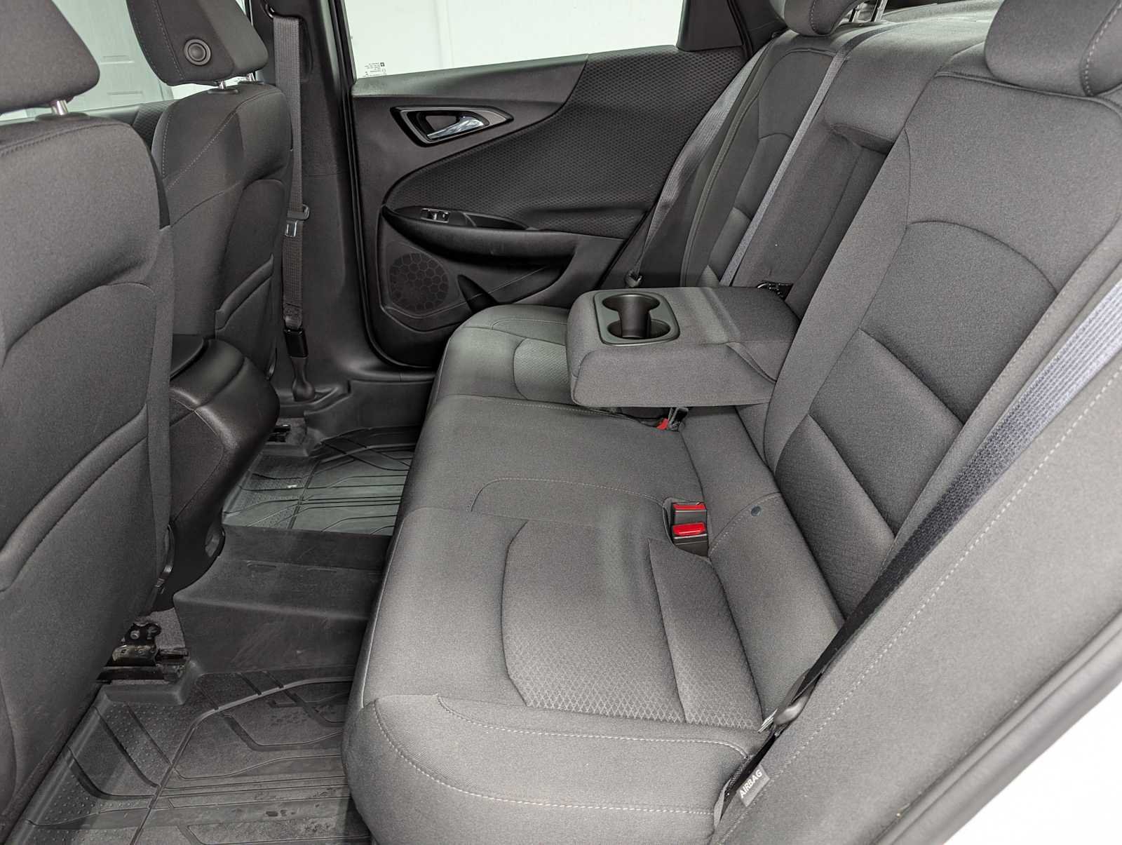 Used 2018 Summit White Chevrolet LS image 21