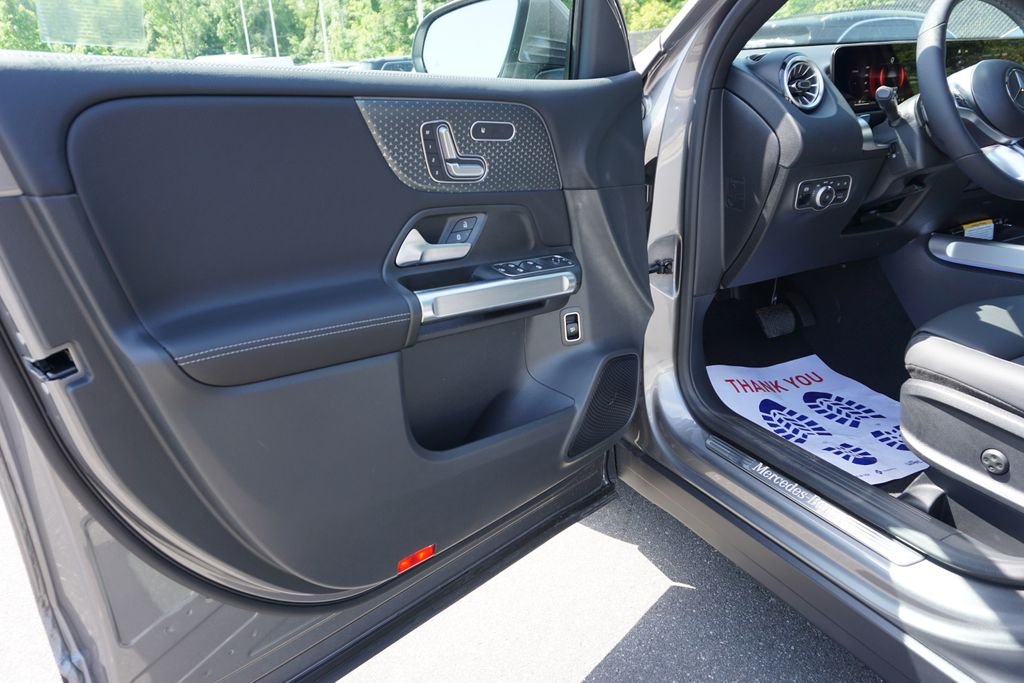 Certified Used 2025 Mountain Grey Metallic Mercedes-Benz GLB 250 image 18