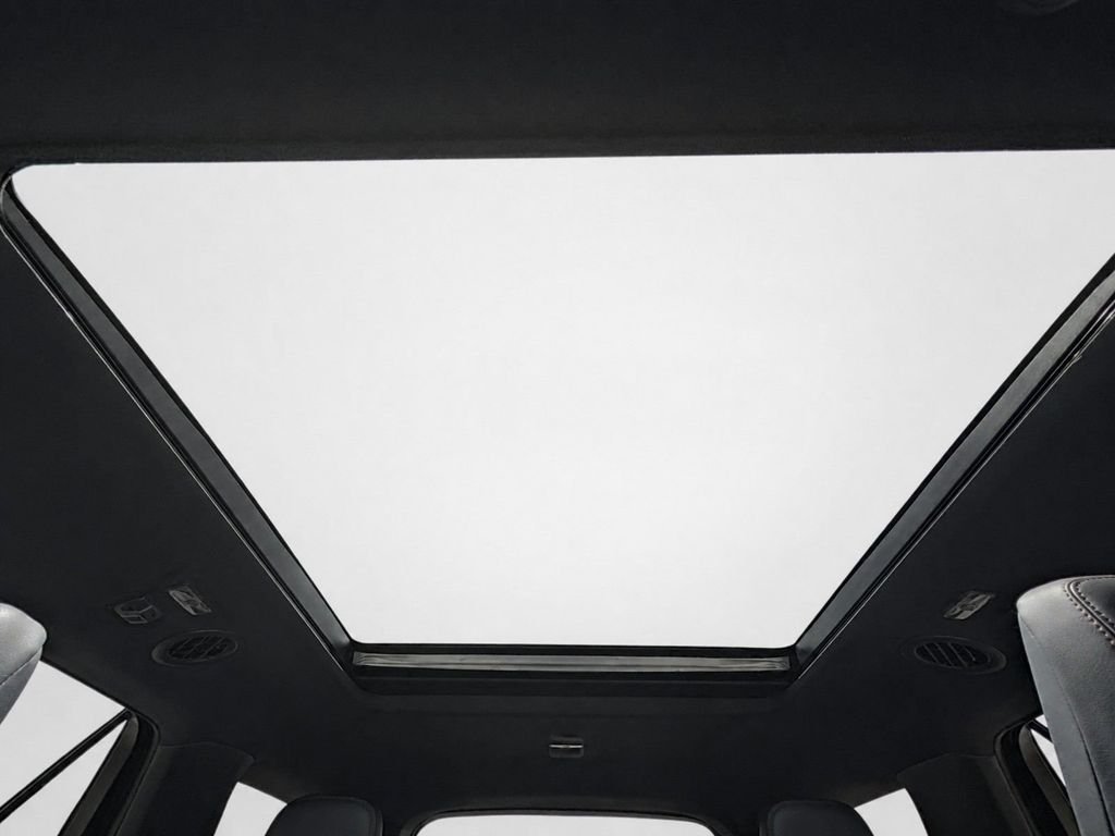 New 2026 Star White Metallic Tri-Coat Ford ST image 21