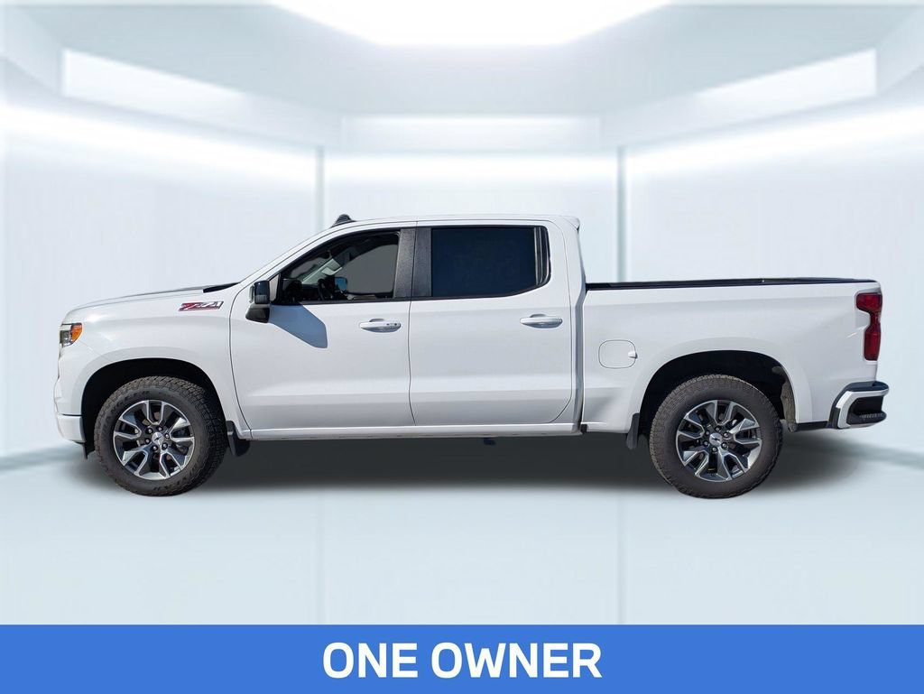 Used 2024 Summit White Chevrolet RST image 2