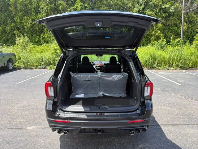 New 2026 Agate Black Metallic Ford ST image 14