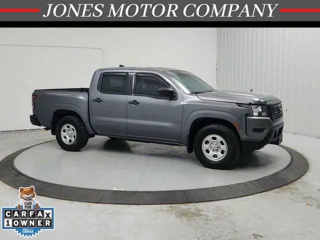 Used 2022 Gray Nissan S image 1