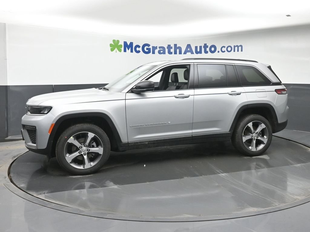 New 2026 Silver Zynith Exterior Paint Jeep Limited image 26