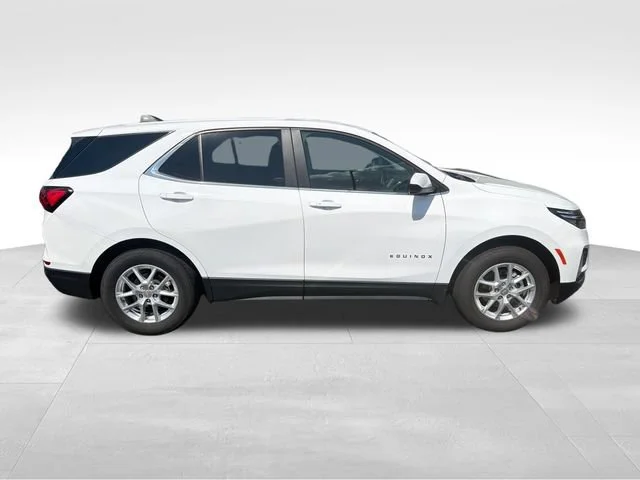 Used 2024 Summit White Chevrolet LT image 7