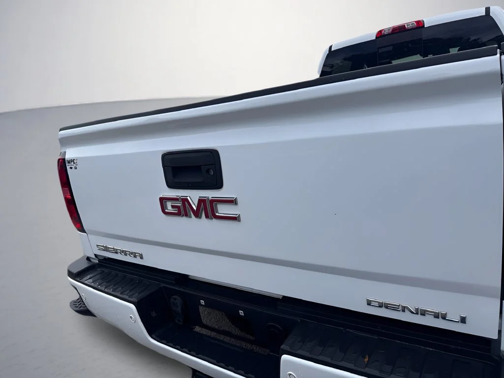 Used 2016 SUMMIT WHITE GMC Denali image 35