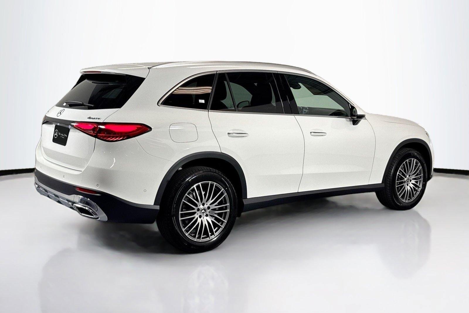 New 2026 Polar White Mercedes-Benz GLC 300 image 5