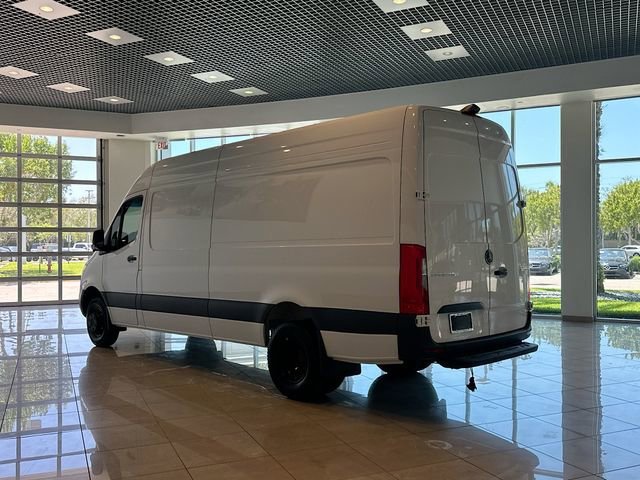 New 2026 Arctic White Mercedes-Benz Cargo 170 WB image 33