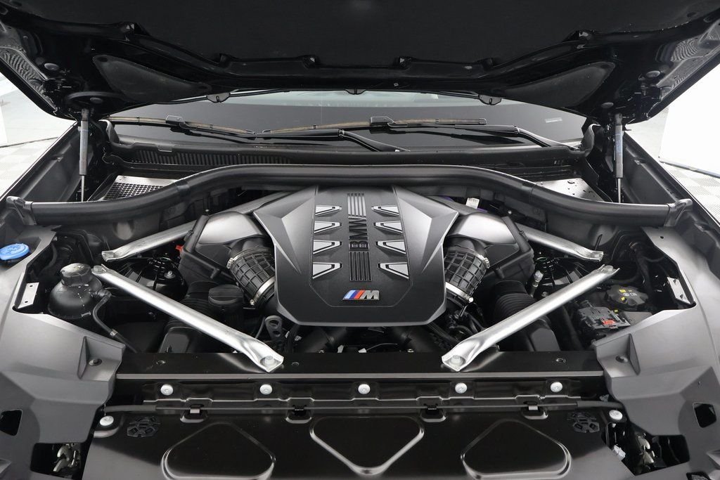 New 2026 Black Sapphire Metallic BMW M60i image 9