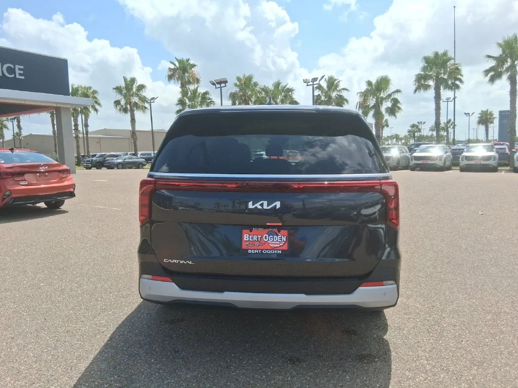 Used 2026  Kia LXS image 5