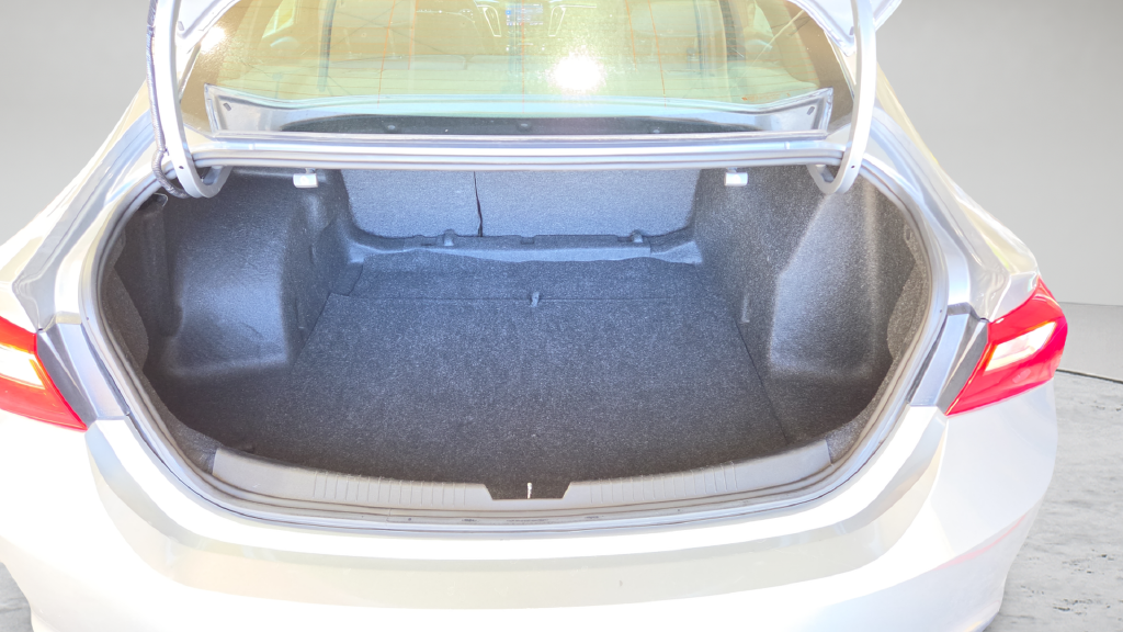 Used 2023 Gray Chevrolet LT image 34