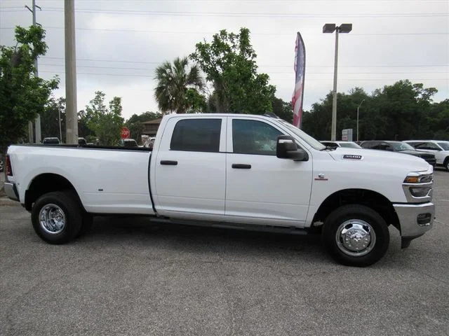 New 2026 Bright White Clear-Coat Exterior Paint RAM Tradesman image 2